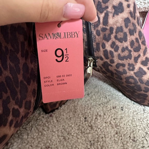 Leopard booties size 9.5 - Picture 3 of 3